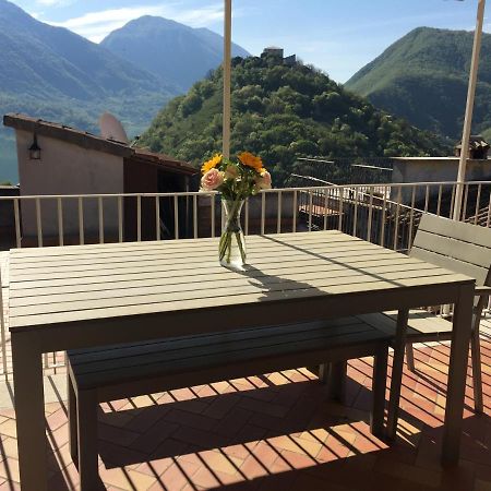Stanza Privata In Attico Con Terrazza - Lakeholiday It Castel di Tora Εξωτερικό φωτογραφία