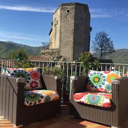 Stanza Privata In Attico Con Terrazza - Lakeholiday It Castel di Tora Εξωτερικό φωτογραφία